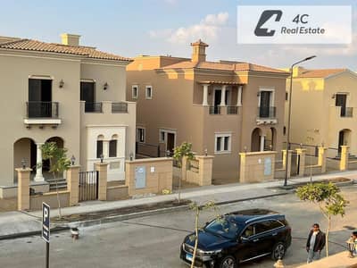 لسرعه البيع تاون هاوس 270م تشطيب الترا سوبر لوكس كمبوند سيتي جيت التجمع الخامس open view landscape جاهز للمعاينه