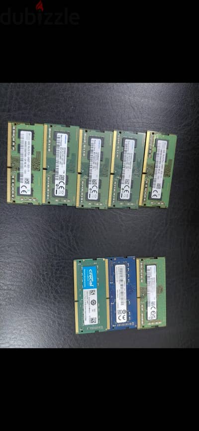 عدد ٥ رامات سعة الرامة  ٤ جيحا ddr4 و٤ رامات سعة الرامة ٨ جيحا ddr4