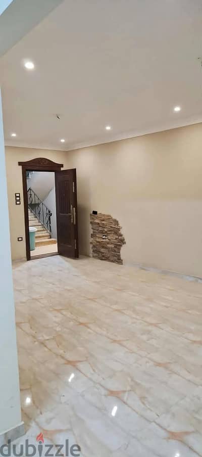 للبيع شقه ١٥٠ متر  ببرج رئيسي احمد ماهر
