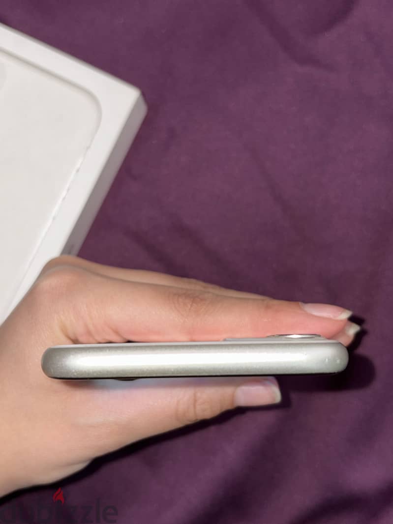 Apple - iPhone 11 2