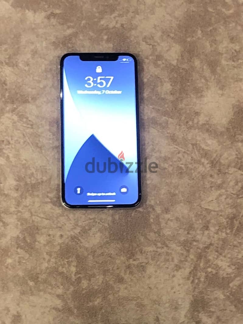 Apple - iPhone X 4