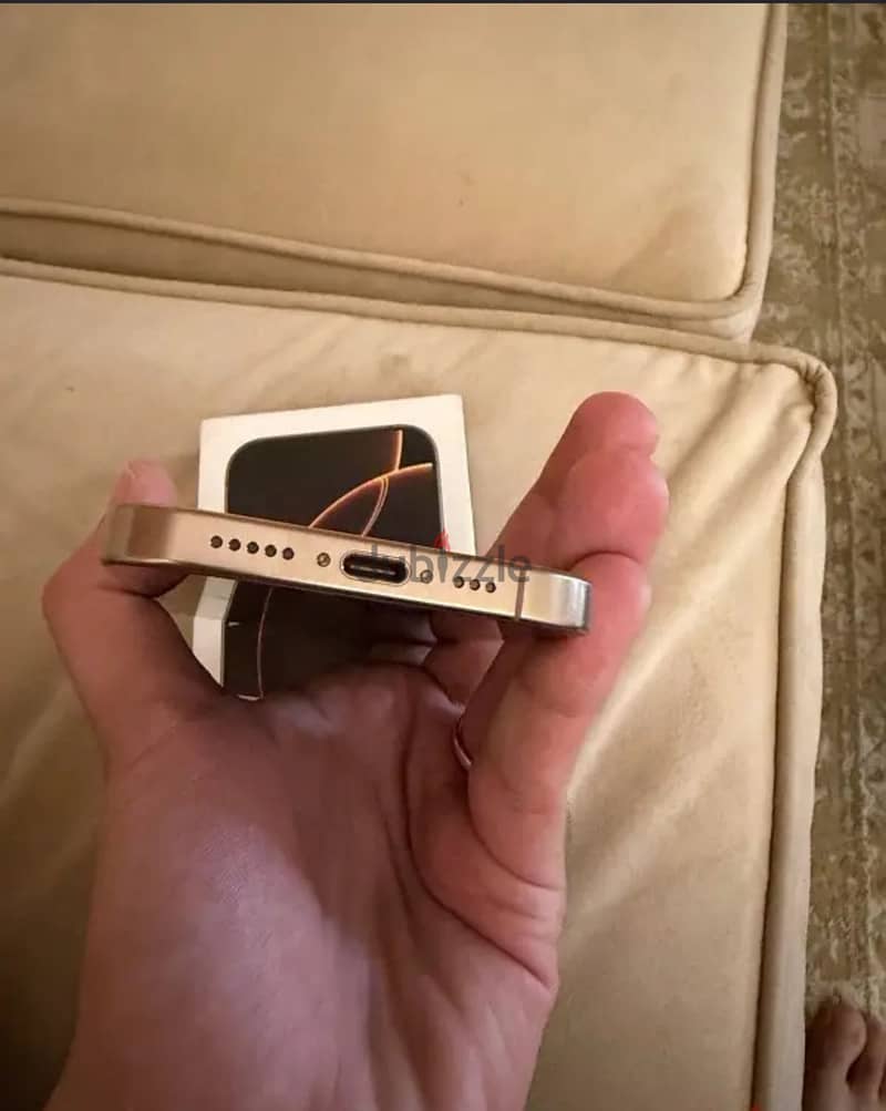 Apple - iPhone 16 Pro 256 6