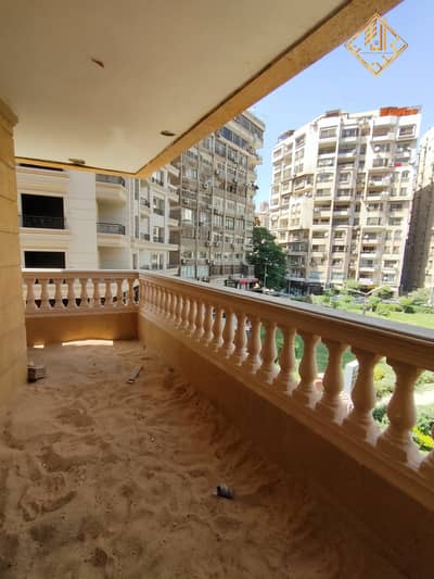 Apartment for sale, 260 meters, with a view of the square in the Shooting Club area in Dokki.
