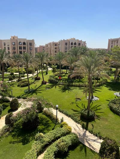 شقه مميزه للبيع فيو اكثر من رائع وايد جاردن ٩٠متر دور ثالث