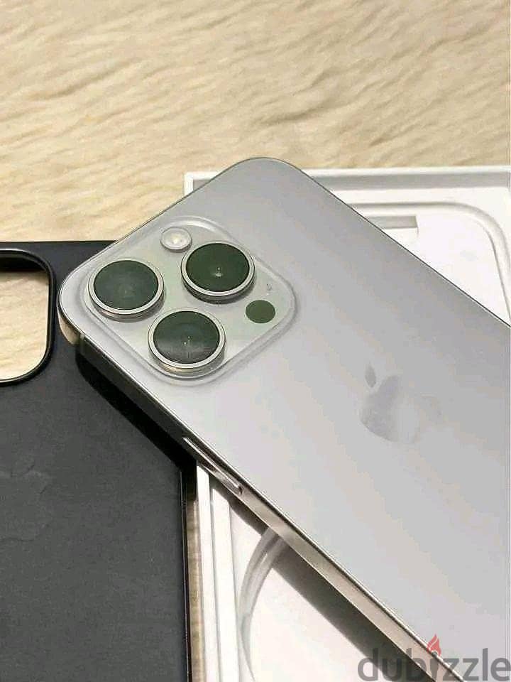 Apple - iPhone 15 Pro 2
