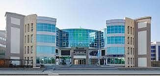 للايجار محل 55 متر دور اول خلفى علي شارع الشباب الرئيسي مباشرة  فى Kargo Mall  امام كمبوند جرينز