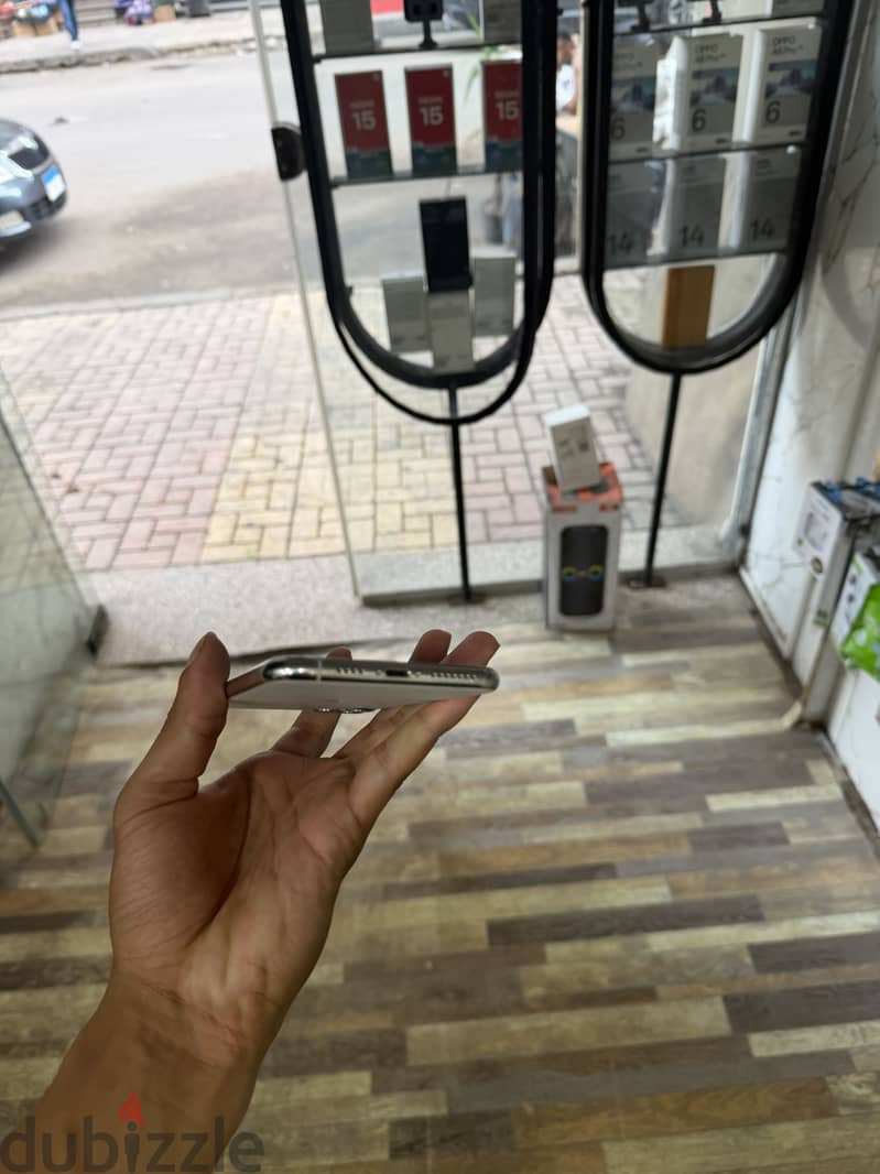 Apple - iPhone 11 Pro Max 5