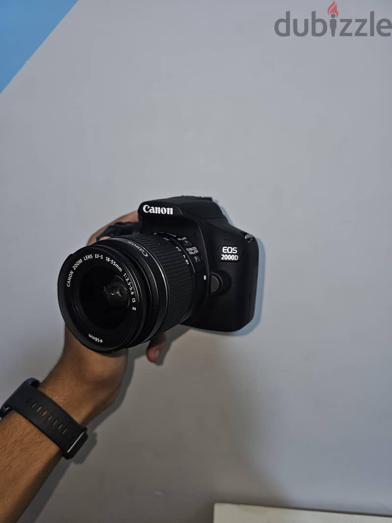 canon EOS 2000D 2