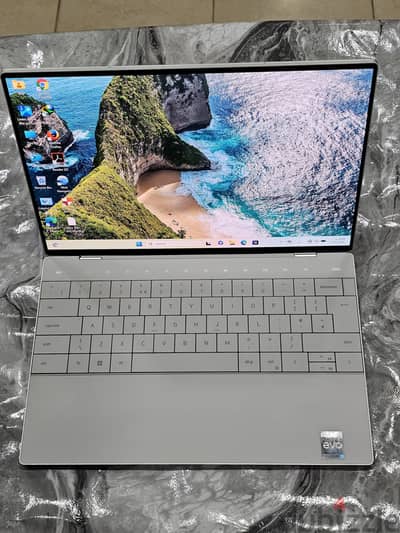 Dell xps 9320 Plus Gen 12 Touch screen 4K  OLed