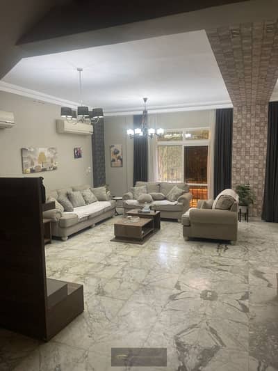 Corner Townhouse 240m for Sale Fully Finished with ACs & Kitchen in Hadayek El Mohandessin Sheikh Zayed