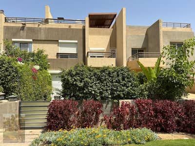 Prime Location Townhouse Middle in The Square New Cairo. . 265 M² BUA with Stunning Landscape View!