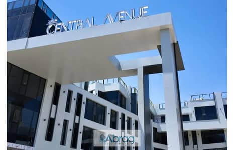 عيادة 65م تشطيب كامل بـ Central Avenue أمام بارك ستريت