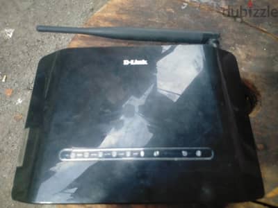 راوتر دي لينك D-Link 2730u بحالة ممتازة