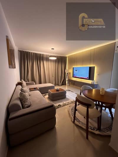 فرصة مميزة لعشاق الفخامة والرقي | شقة بتشطيبات فائقة الفخامة وتصميم عصري أنيق في موقع مميز وقريب من جميع الخدمات