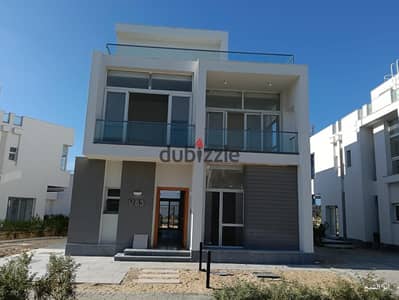 فيلا في مزارين العالمين الجديده