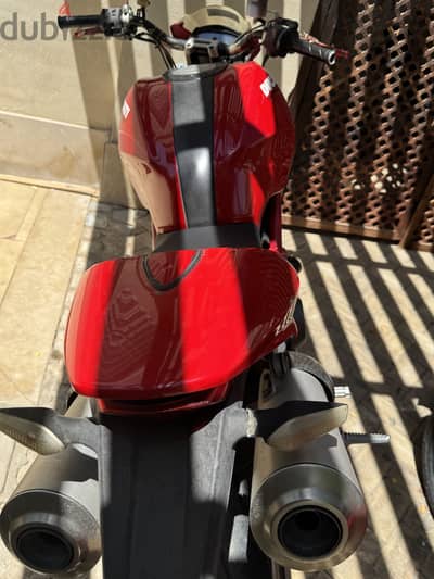 1100 (s) ducati monster