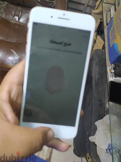 آبل - آيفون 8 بلس