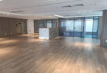 مكتب للإيجار في Bank Center بشارع التسعين الجنوبي، 630 م²، تشطيب كامل، موقع إداري مميز مناسب للشركات والمؤسسات، إيجار شهري 1.265 مليون جنيه