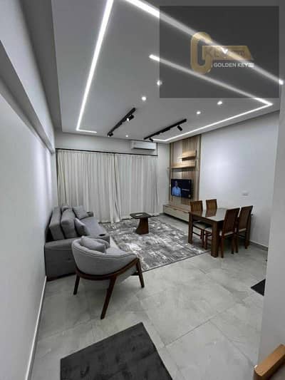 فرصة مميزة لعشاق الفخامة والرقي | شقة بتشطيبات فائقة الفخامة وتصميم عصري أنيق في موقع مميز وقريب من جميع الخدمات