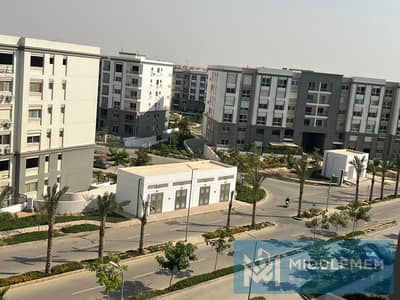 Apartment 157m prime location under market price Hyde Park New Cairo