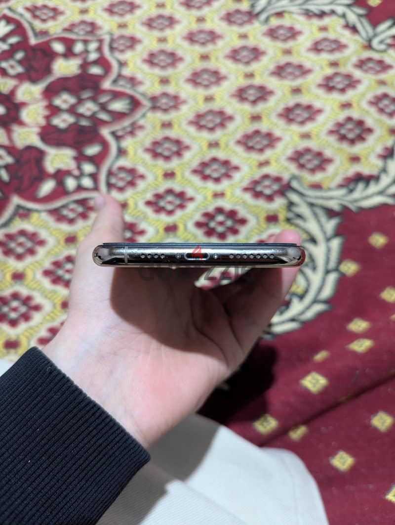 Apple - iPhone 11 Pro Max 1