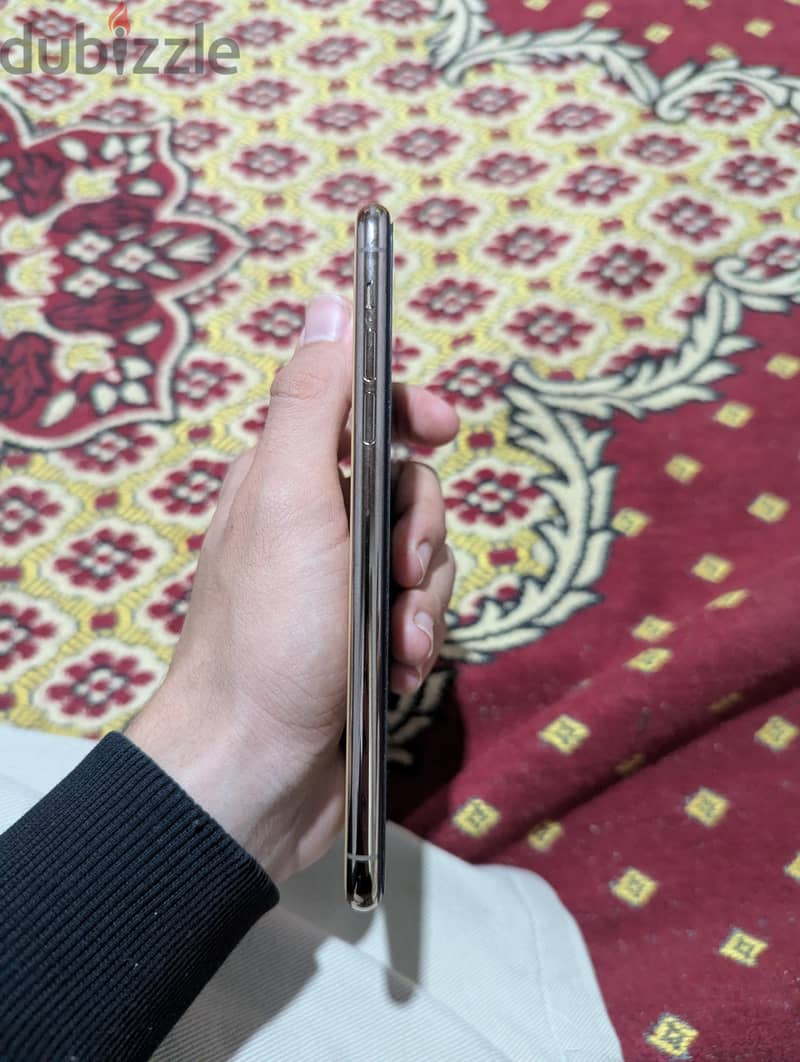 Apple - iPhone 11 Pro Max 2