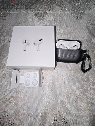 Apple AirPods Pro Original – Very Good Condition – With Box
