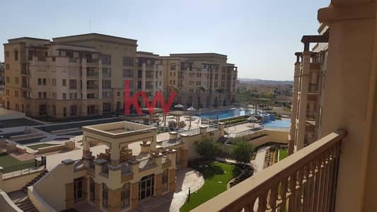 ستوديو مفروش للايجار موقع متميز أب تاون اعمار