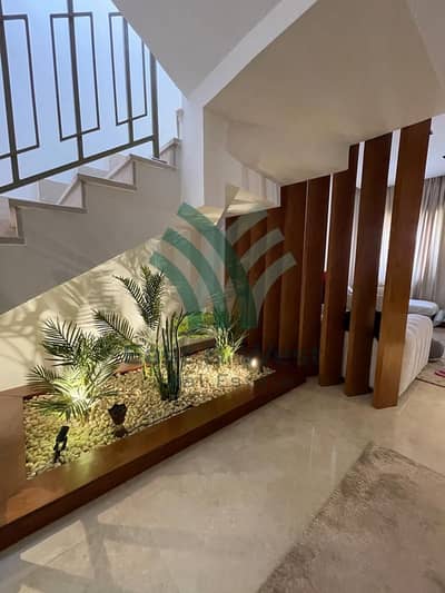 بنتهاوس مميز للبيع fifth square - marassem - فيفث سكوير - المراسم | تشطيب الترا سوبر لوكس تصميم مودرن راقي | لوكيشن مميز وهادئ | إطلالة مفتوحة | سعر م