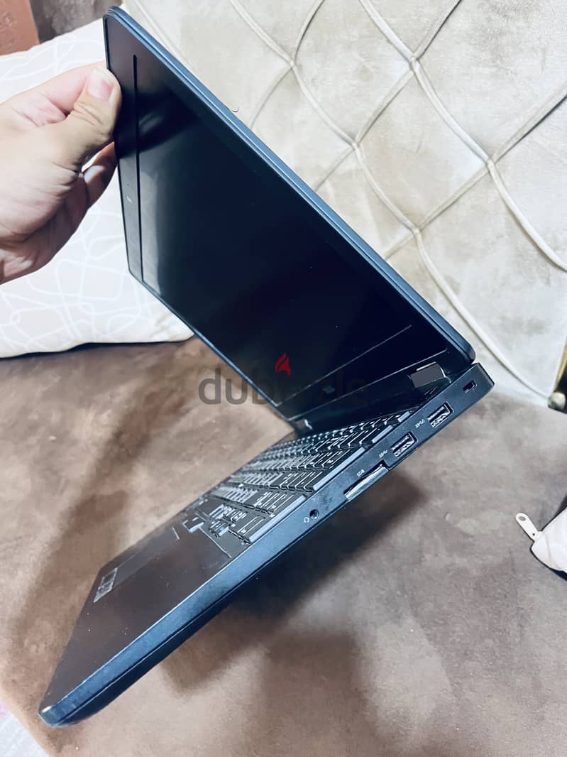 Dell Latitude E5570 3