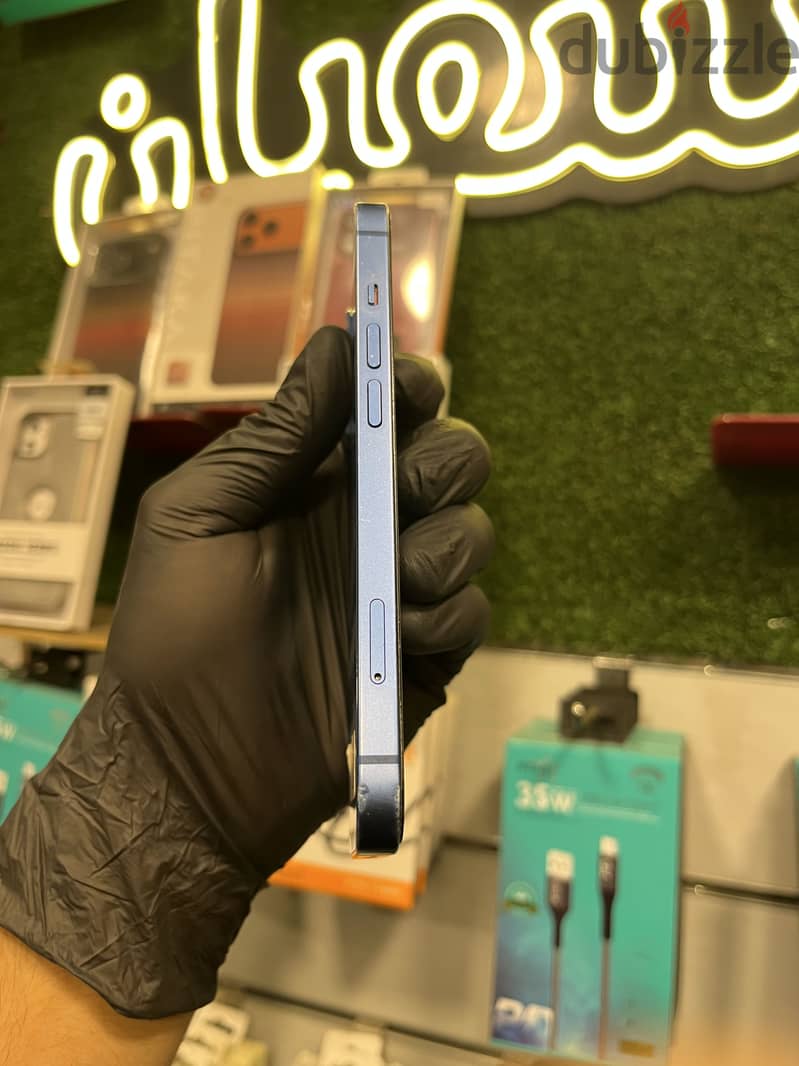 Apple - iPhone 13 4