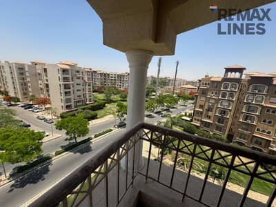 شقة للبيع في مدينتي ٢٠٠ متر بي١ سعر تجاري جدا اول سكن فيو الخدمات