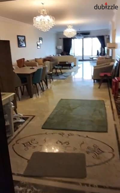 شقة للبيع عالبحر مباشر في جليم 265م عمارة حديثة