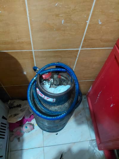 انبوبة بالخرطوم والمنظم