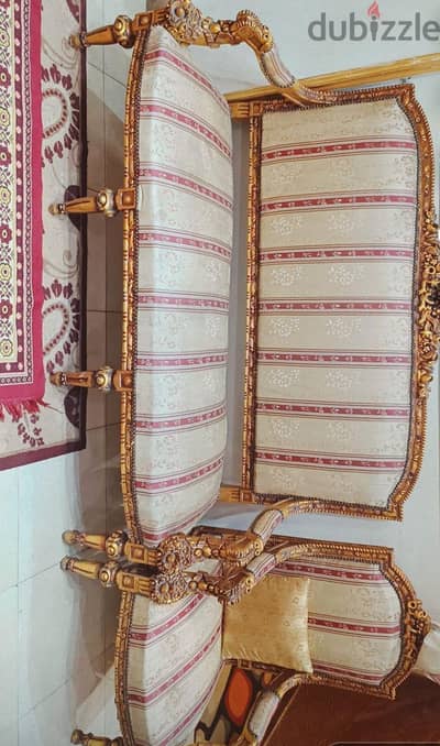 صالون مدهب 4كراسي وكنبة وترابيزة رخام