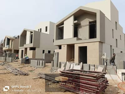 Duplex for sale with a private garden at a special price in SODIC Compound, Sheikh Zayed, fully finished in front of Beverly Hills Beverly hills