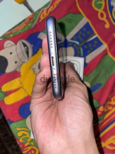 Apple - iPhone 11
