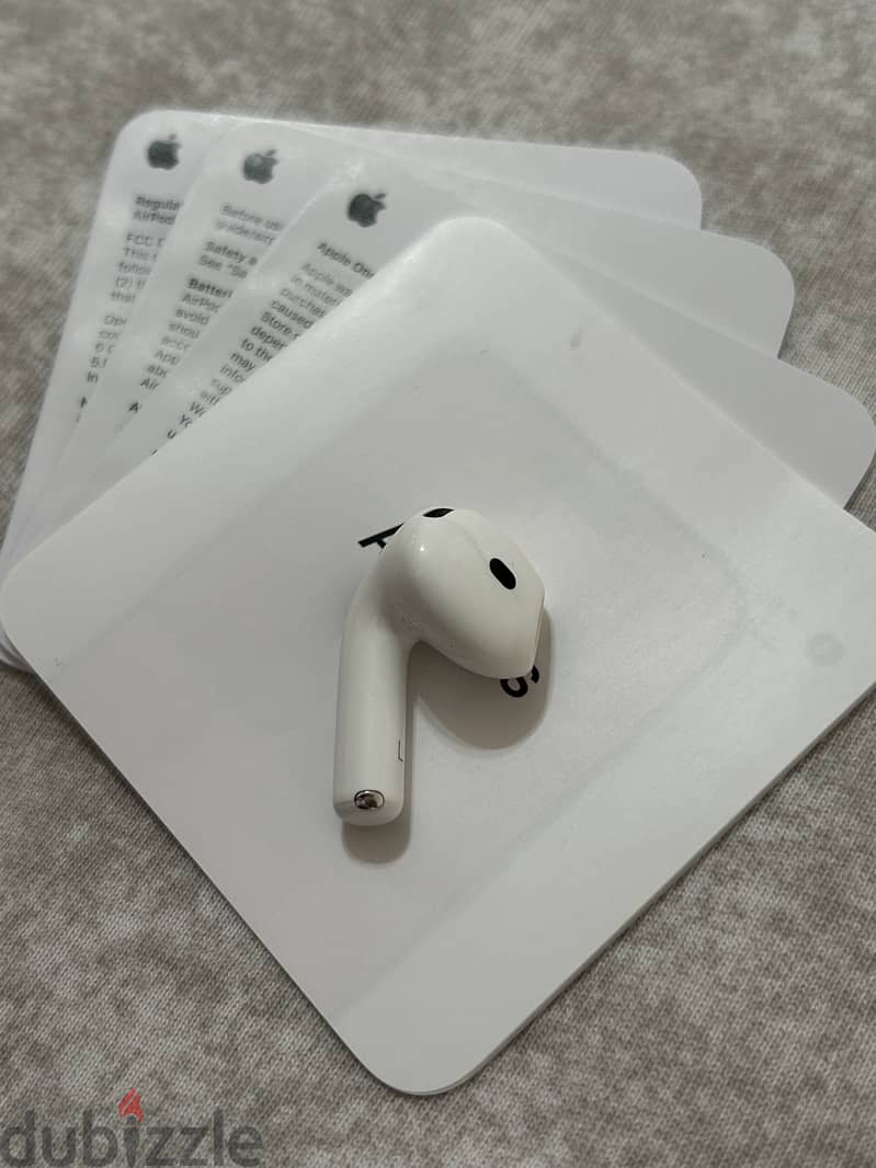AirPods 4 3