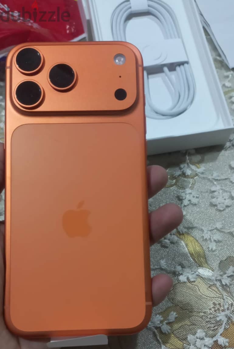 للبيع ايفون ١٧ بروماكس  ٥١٢ جيجا 2