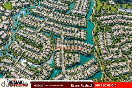 افضل اطلالة على بحيرات و حدائق تاون هاوس للبيع في كريكس