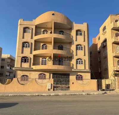  عمارة للبيع بالعبور الحي الثاني | 400م² | 3 نواصي | روف | 20 مليون