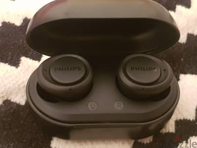 ear buds Phillips
