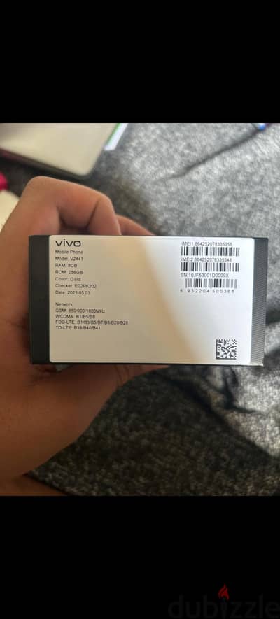 Vivo V50