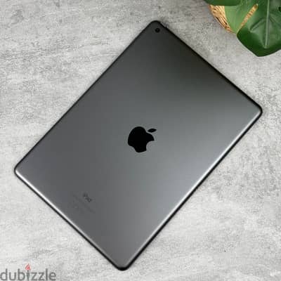 Ipad 8th 32gega perfect condition