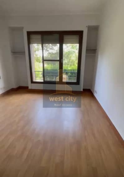 Ground duplex for rent in casa beverly hills
