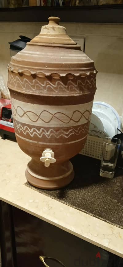 كولمان فخار / زير صحي بالحنفية والغطاء بحالة الزيرو
