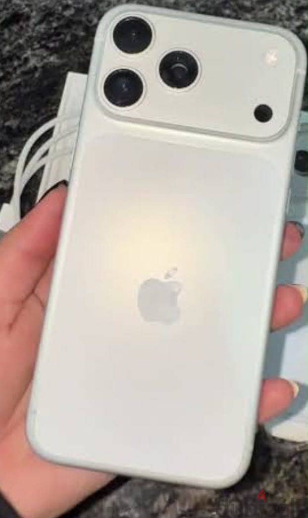 Apple - iPhone 17 Pro Max 1
