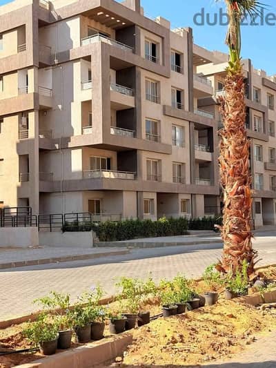 اشقة للبيع بكمبوند جامعة القاهره - تشطيب الترا سوبرلوكس بسعر مميز جدا