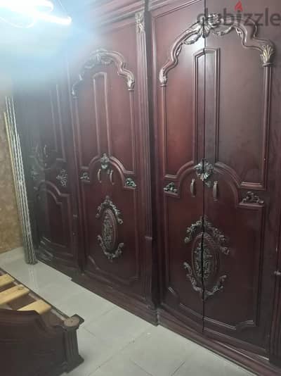 للبيع غرفة نوم  مستعمل بي سعر لوطه خشب زان