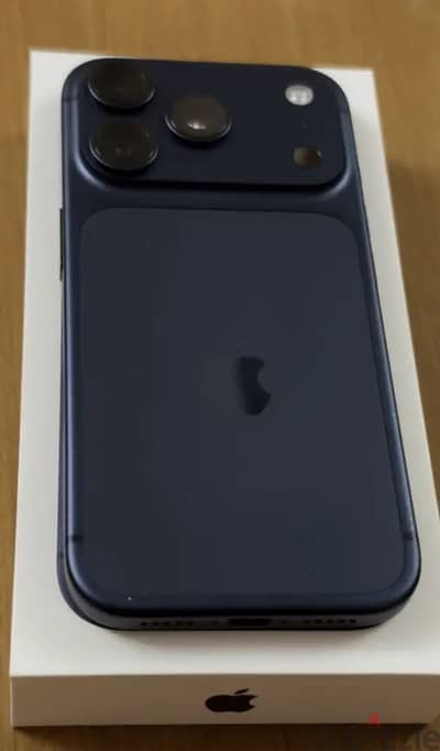 Apple - iPhone 17 Pro Max